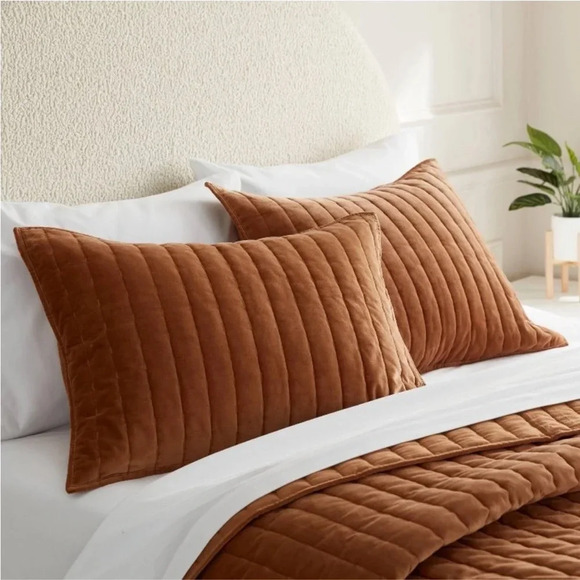 Threshold Other - NWT King Channel Stitch Velvet Quilt Sham
Camel - Threshold